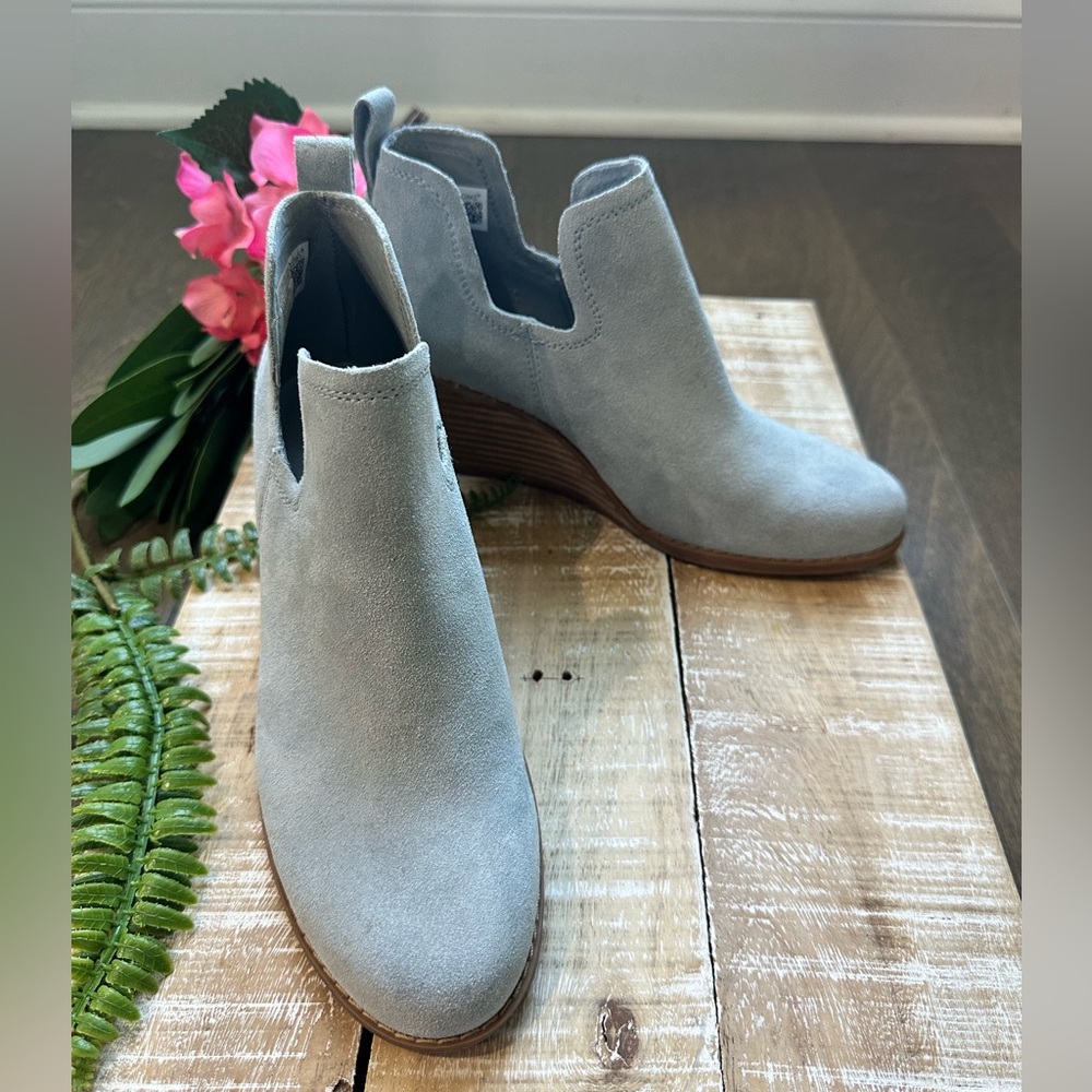 Toms Kallie Suede Wedge Bootie